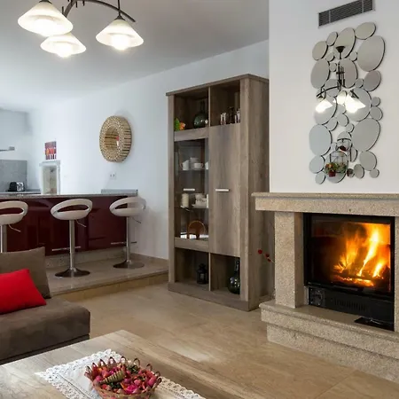 Casa *